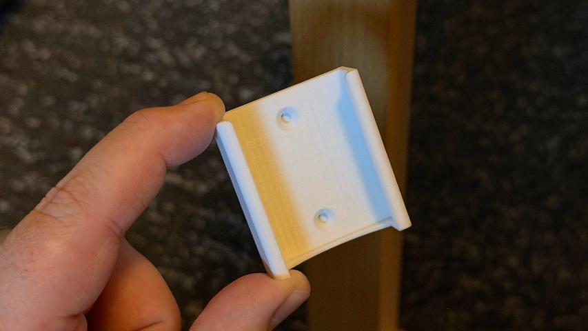 Siri_Remote_Halterung_Weiß_Shop_2026