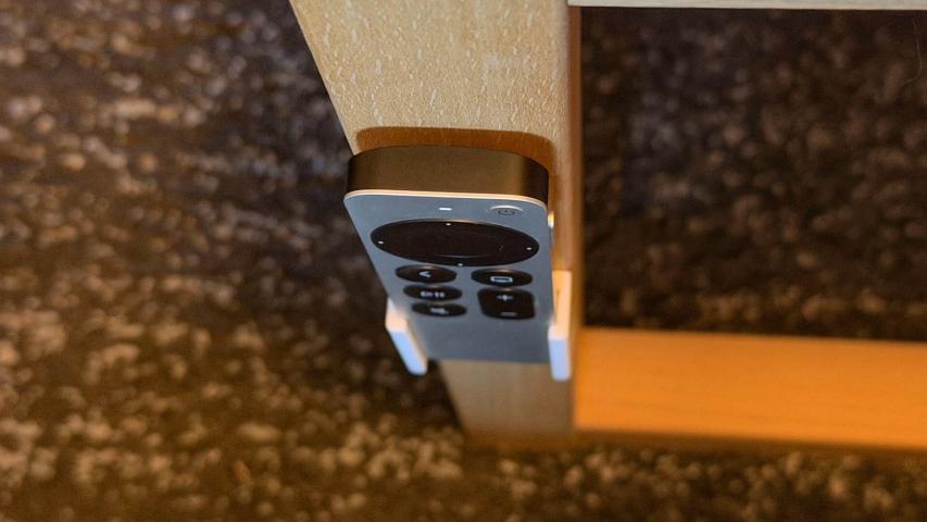 Siri_Remote_Halterung_Weiß_Shop_2026